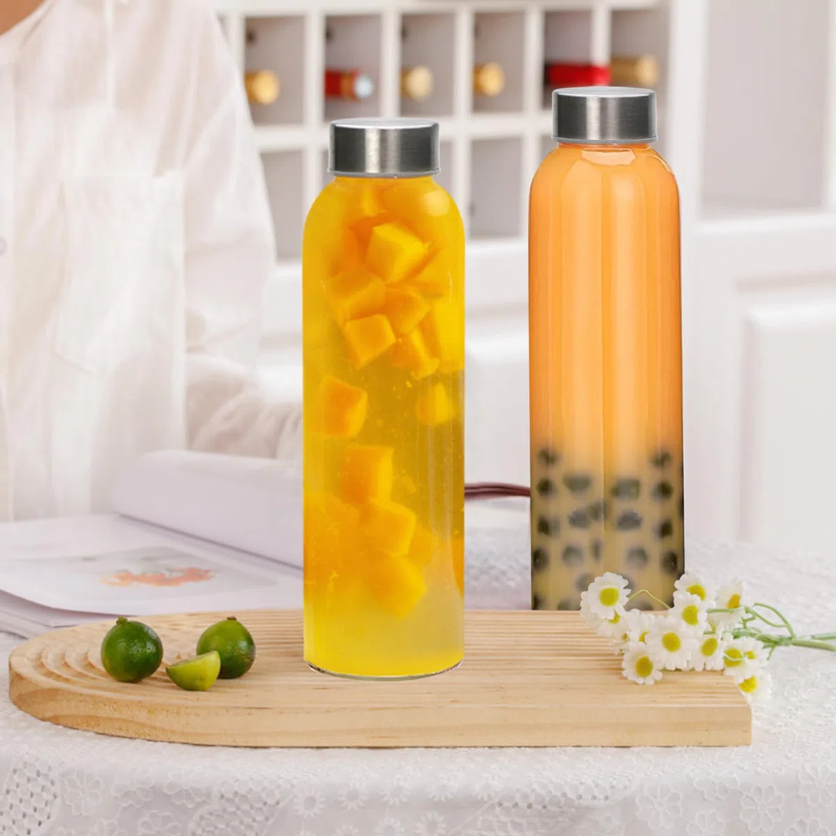 Botellas de vidrio de 16 onzas, botellas de jugo de vidrio reutilizables con tapas y popotes, juego de 8, recipientes exprimidores de agua de vidrio transparente con dos tipos de tapa para